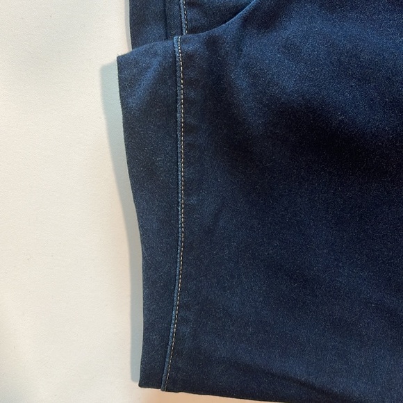 Levi - red tab, 24w, 720 “high rise super skinny” - Picture 3 of 6